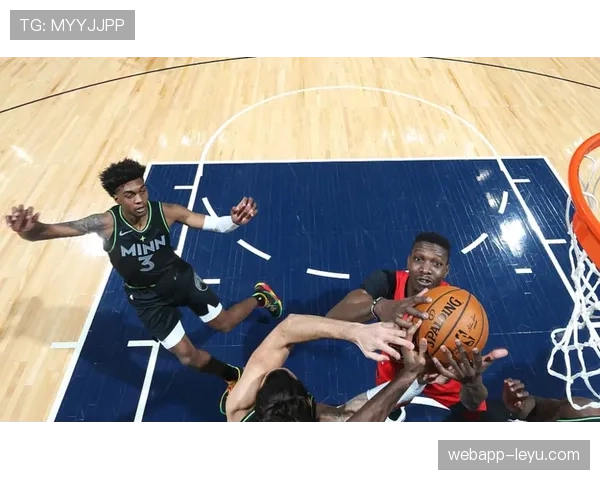 莱万多夫斯基展现卓越领导力,带领球队逆转取胜 莱万多夫斯基展现卓越领导力,带领球队逆转取胜