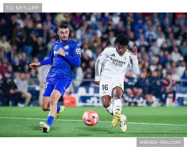 赫塔费防守大师坐镇后防，助球队逆袭登榜