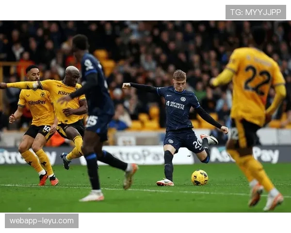 英超阵型革新引领战术升级，球队状态显著回暖