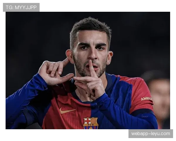 莱万经纪人确认留队,转会传闻不攻自破 莱万经纪人确认留队,转会传闻不攻自破