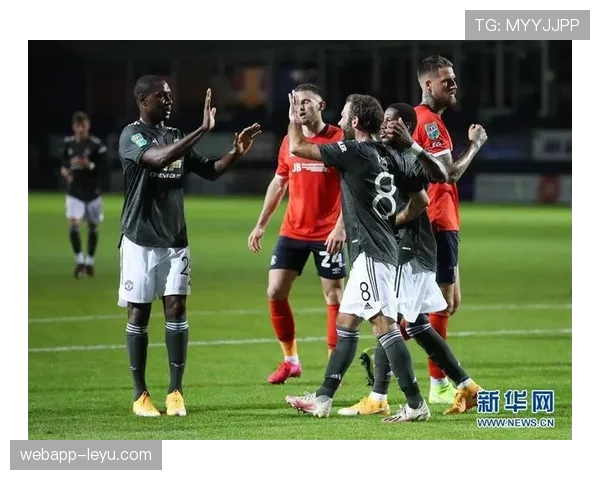 英超激战:卢顿主场迎战曼联,状态回升誓取三分 英超激战:卢顿主场迎战曼联,状态回升誓取三分